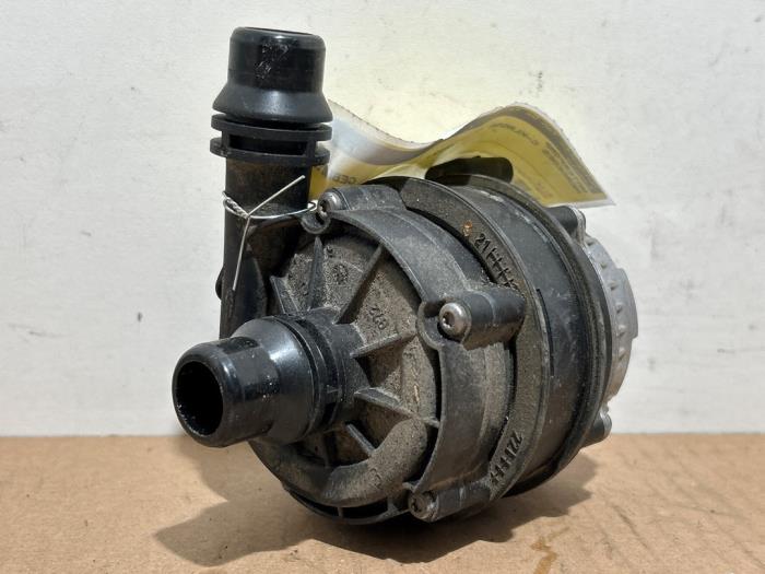 Water pump Mercedes C-Klasse