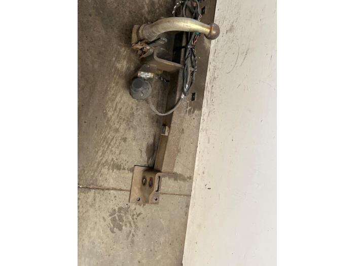 Hak holowniczy Mercedes C-Klasse