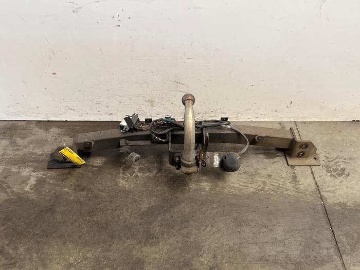 Hak holowniczy Mercedes C-Klasse