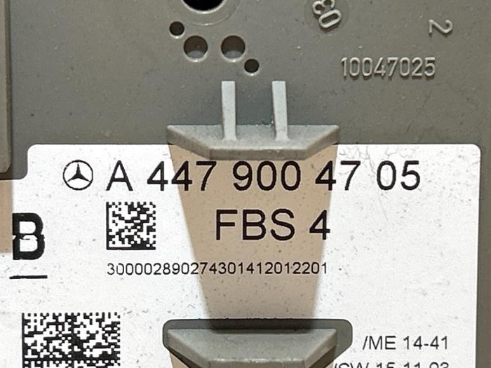 Elektronisch kontaktslot Mercedes Vito