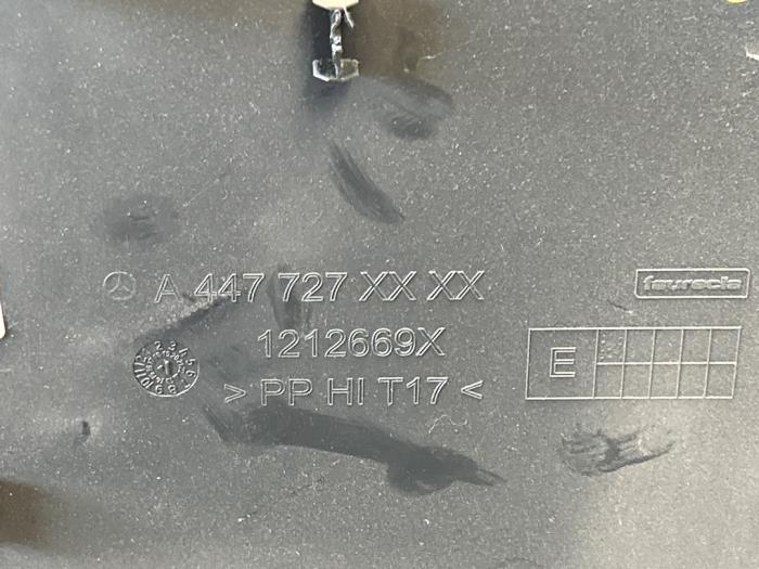 Tapizado de puerta de 2 puertas izquierda Mercedes Vito