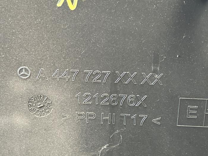 Tapizado de puerta de 2 puertas derecha Mercedes Vito