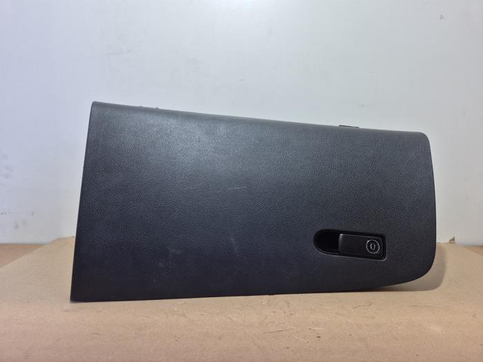 Schowek w desce rozdzielczej Mercedes Vito