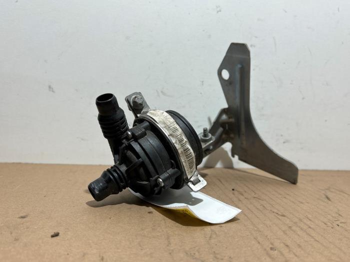 Zusätzliche Wasserpumpe Mercedes A-Klasse