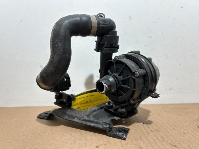 Water pump Mercedes C-Klasse