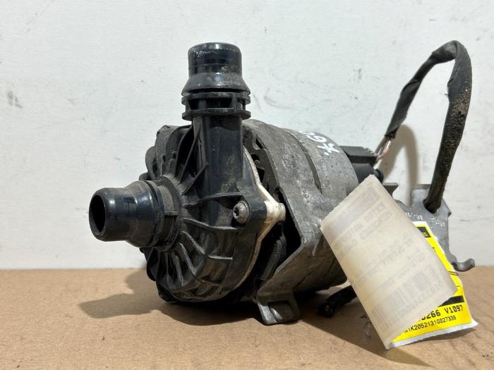 Zusätzliche Wasserpumpe Mercedes C-Klasse