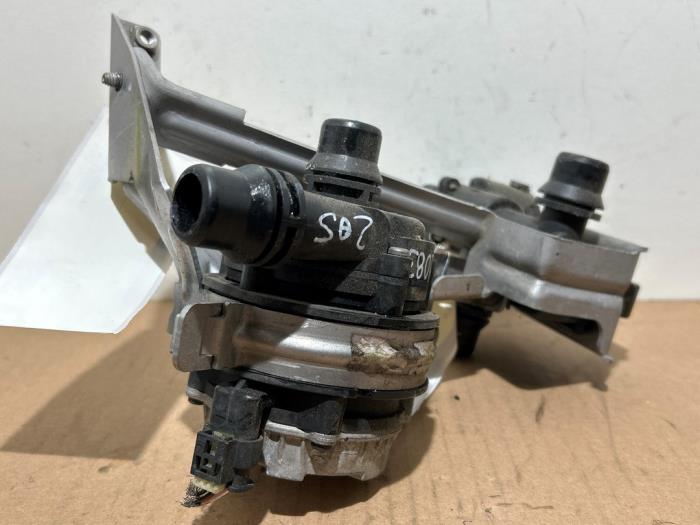 Zusätzliche Wasserpumpe Mercedes C-Klasse