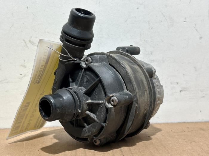 Water pump Mercedes C-Klasse