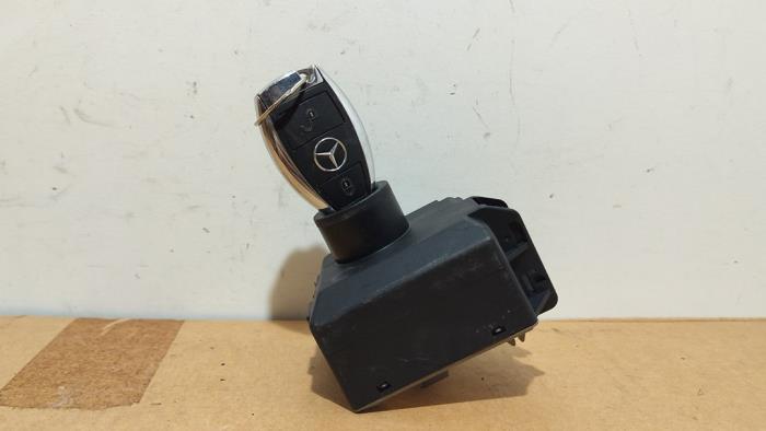 Cerradura de contacto y ordenador Mercedes CLA