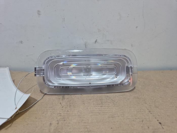 Iluminación interior detrás Mercedes Vito