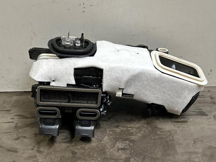 Boîtier chauffage Mercedes EQE