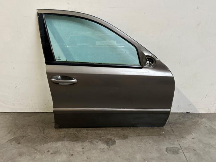 Puerta 4 puertas derecha delante Mercedes E-Klasse