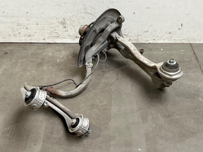 Fusee links-voor Mercedes E-Klasse