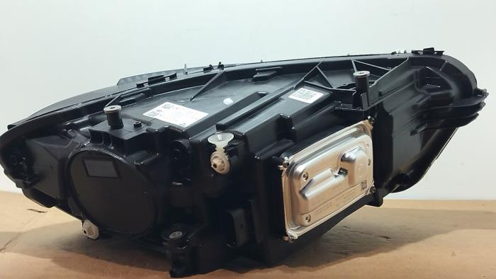 Faro izquierda Mercedes CLA