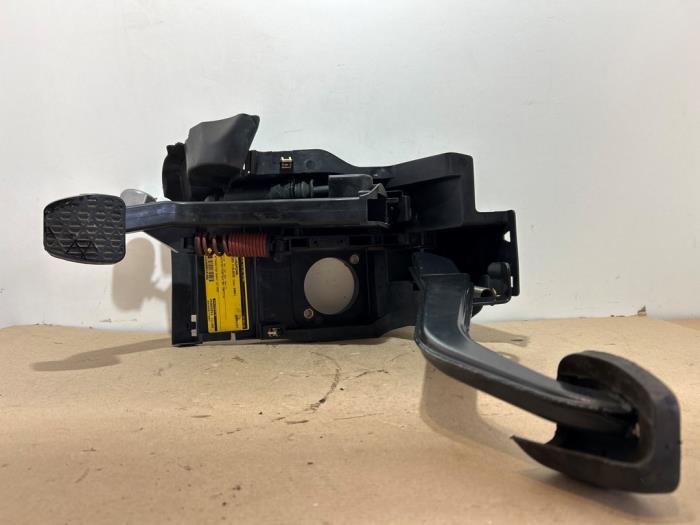 Pédale embrayage Mercedes C-Klasse