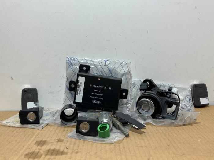 Set of locks Mercedes S-Klasse