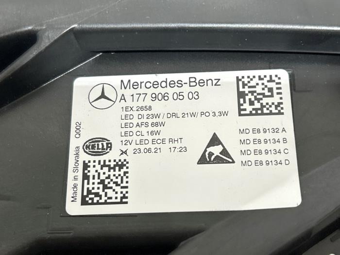 Reflektor lewy Mercedes A-Klasse