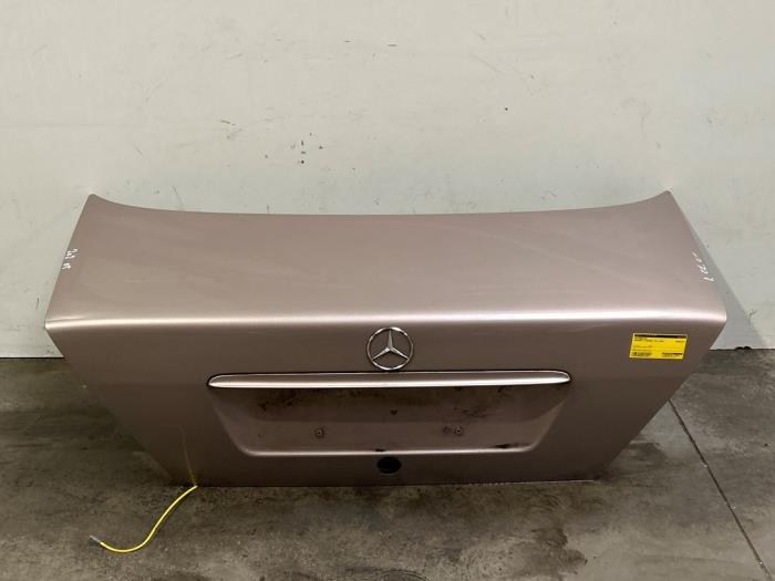 Couvercle coffre Mercedes C-Klasse