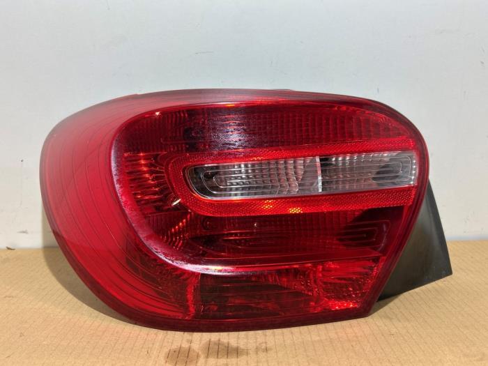 Luz trasera izquierda Mercedes A-Klasse