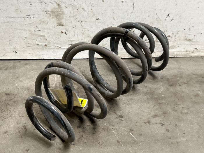 Muelle helicoidal detrás Mercedes A-Klasse