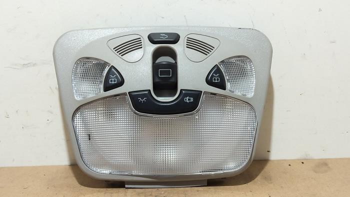 Eclairage intérieur avant Mercedes C-Klasse