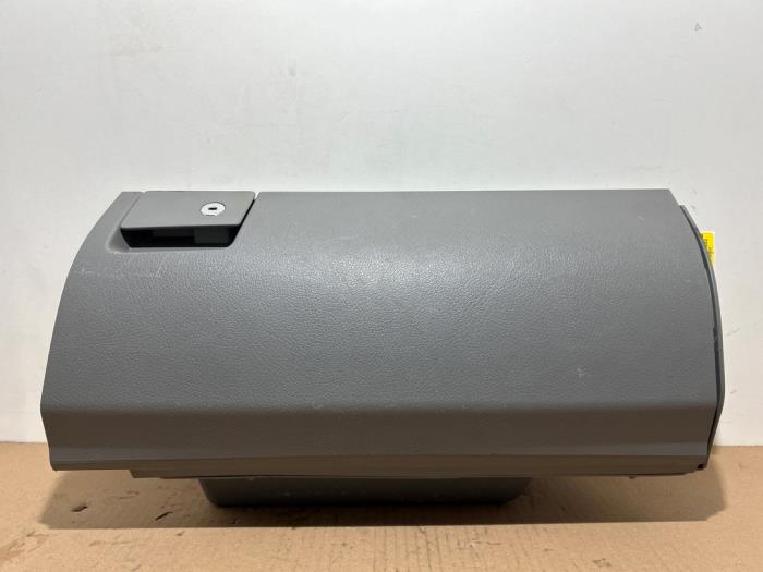 Schowek w desce rozdzielczej Mercedes Sprinter