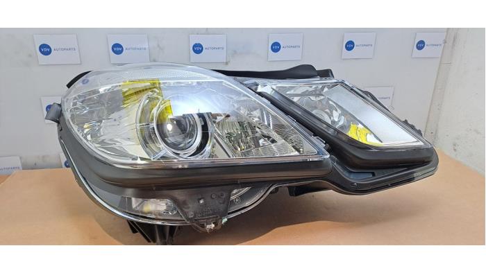 Faro derecha Mercedes E-Klasse