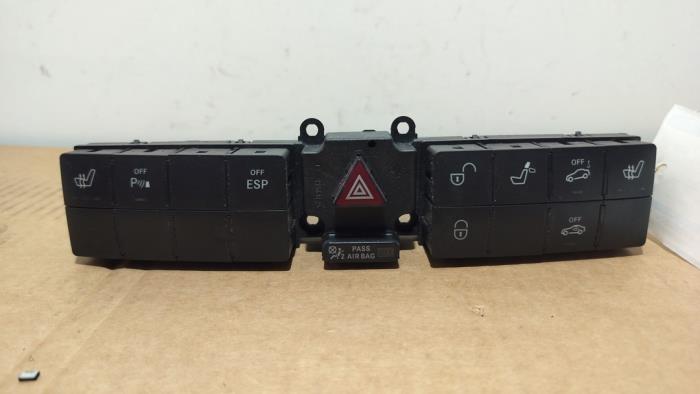 Interruptor de luz de pánico Mercedes CLK