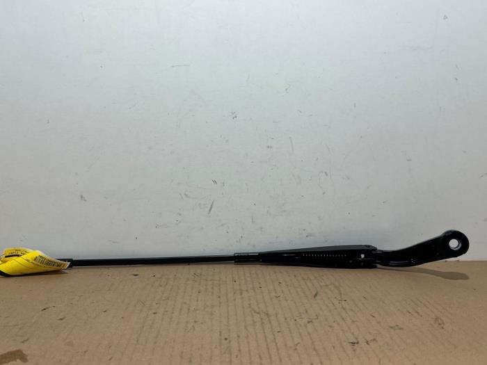 Brazo delantero de limpiaparabrisas Mercedes GLA