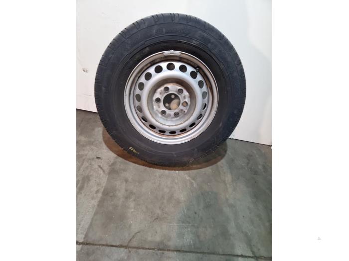 Llanta y neumático Mercedes Sprinter