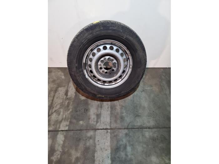 Llanta y neumático Mercedes Sprinter
