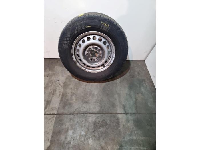 Llanta y neumático Mercedes Sprinter