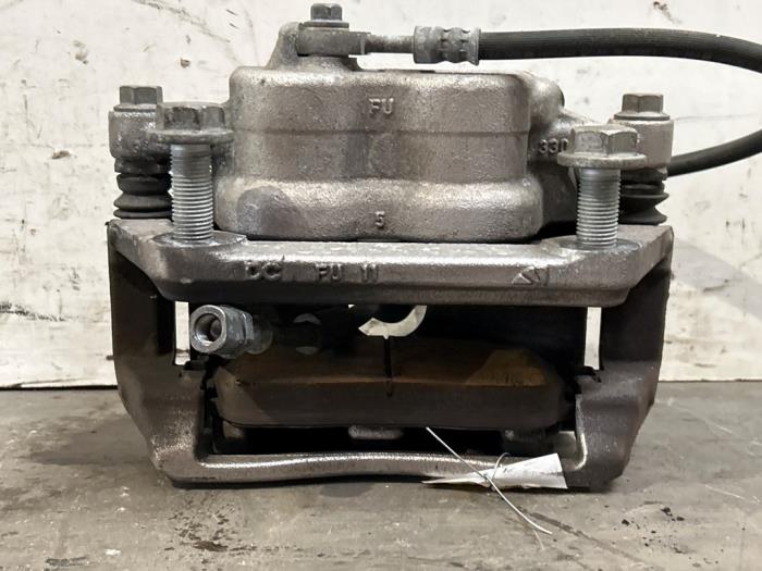 Pinza de freno derecha delante Mercedes GLA