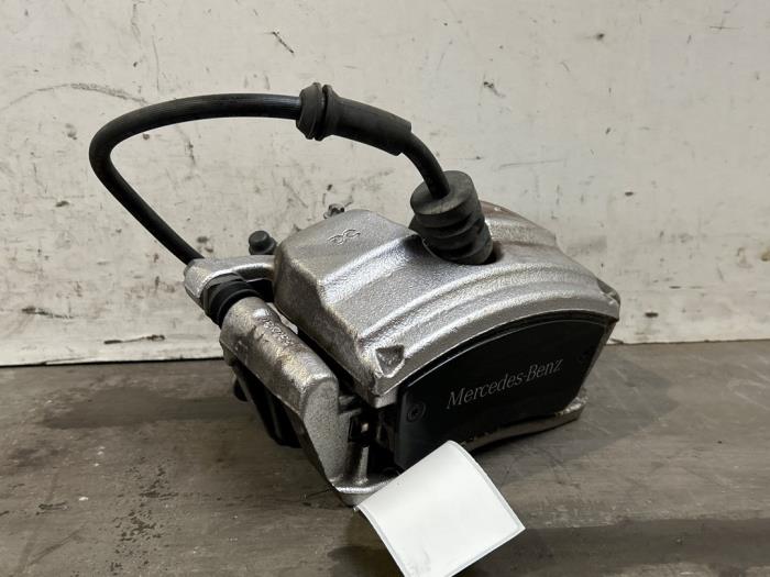 Bremszange rechts vorne Mercedes GLA