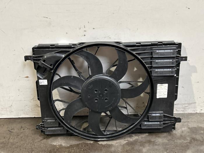 Wentylator chlodzenia silnika Mercedes GLA