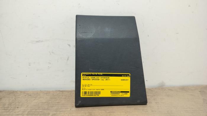 Embellecedor B exterior Mercedes Sprinter