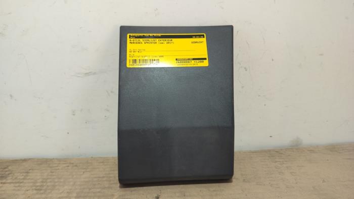 Embellecedor B exterior Mercedes Sprinter