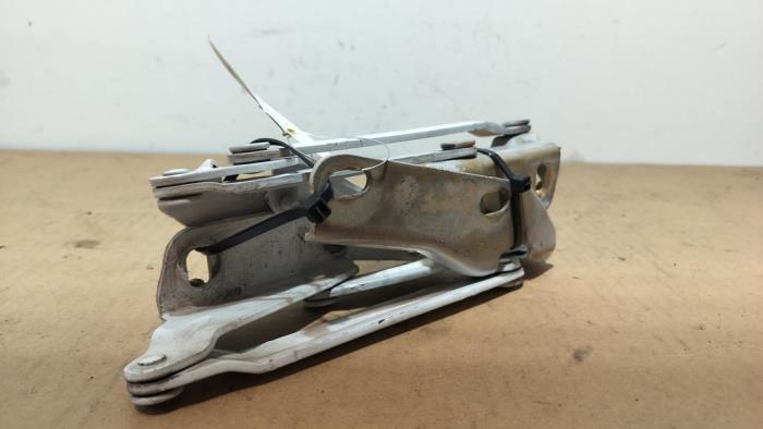 Charnière capot Mercedes Sprinter