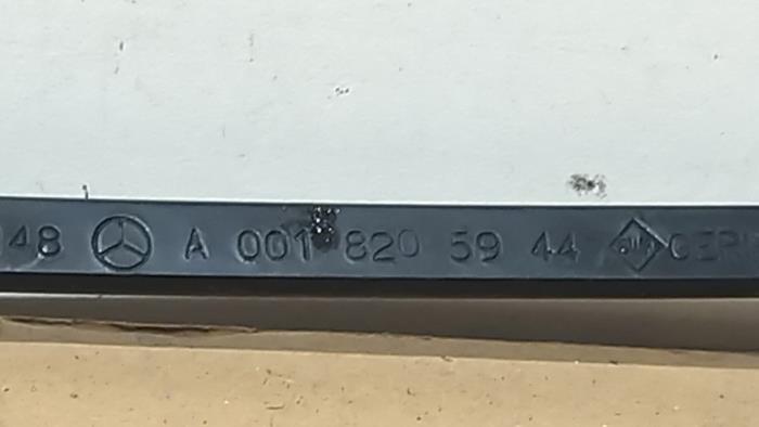 Brazo delantero de limpiaparabrisas Mercedes Sprinter