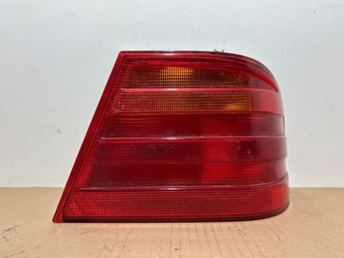 Feu arrière droit Mercedes E-Klasse