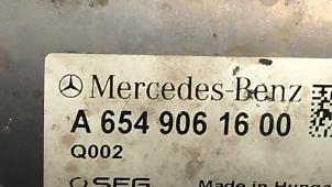 Startmotor van een Mercedes-Benz C (W205) C-200d 2.2 16V 2019