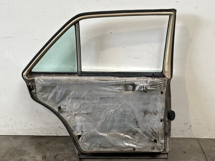 Tür 4-türig links hinten Mercedes 260SE-600SEL