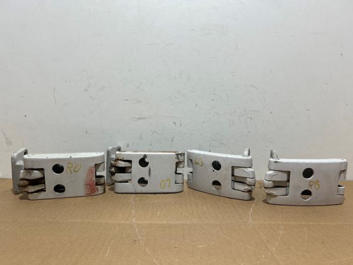 Bisagra del portón trasero Mercedes Sprinter