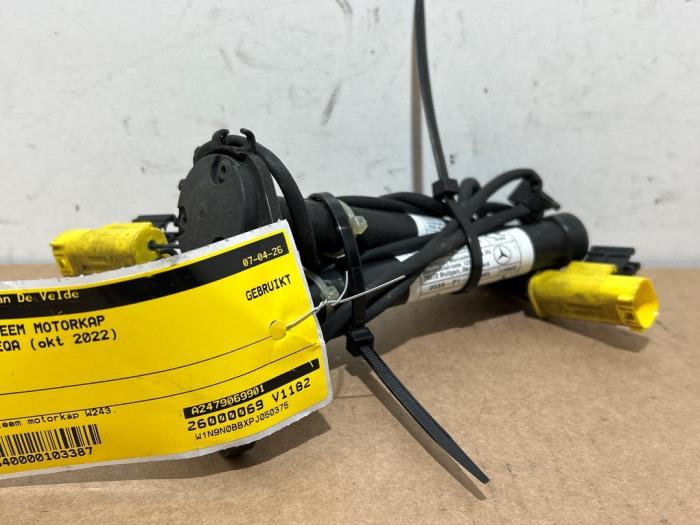 Popup Systeem Motorkap Mercedes EQA