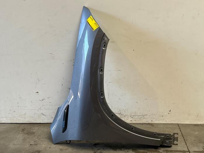 Front wing, right Mercedes EQA