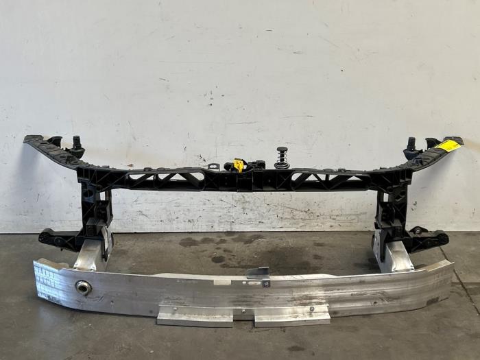 Vorderwand Mercedes EQA