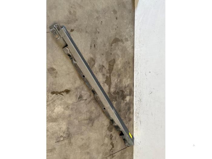 Umbral izquierda Mercedes EQA