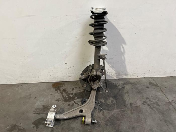 Fusee rechts-voor Mercedes EQA