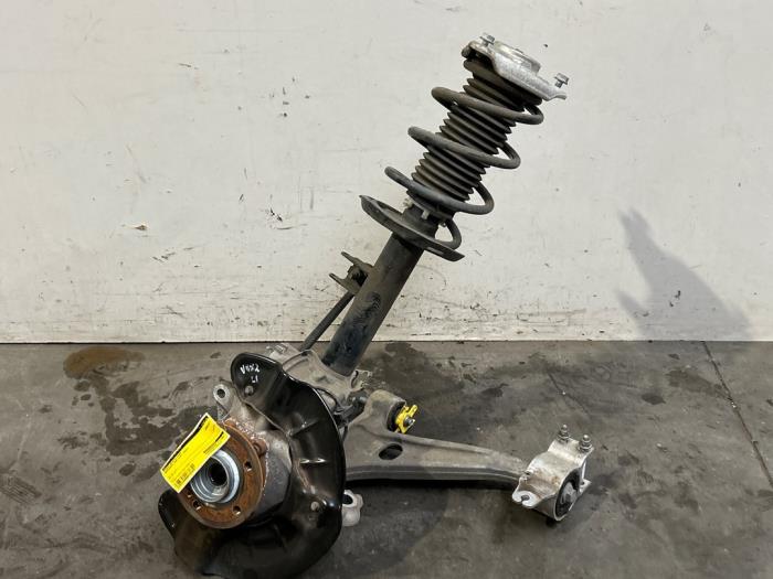 Sworzen prawy przód Mercedes EQA