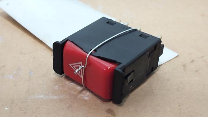 Interruptor de luz de pánico Mercedes 260SE-600SEL